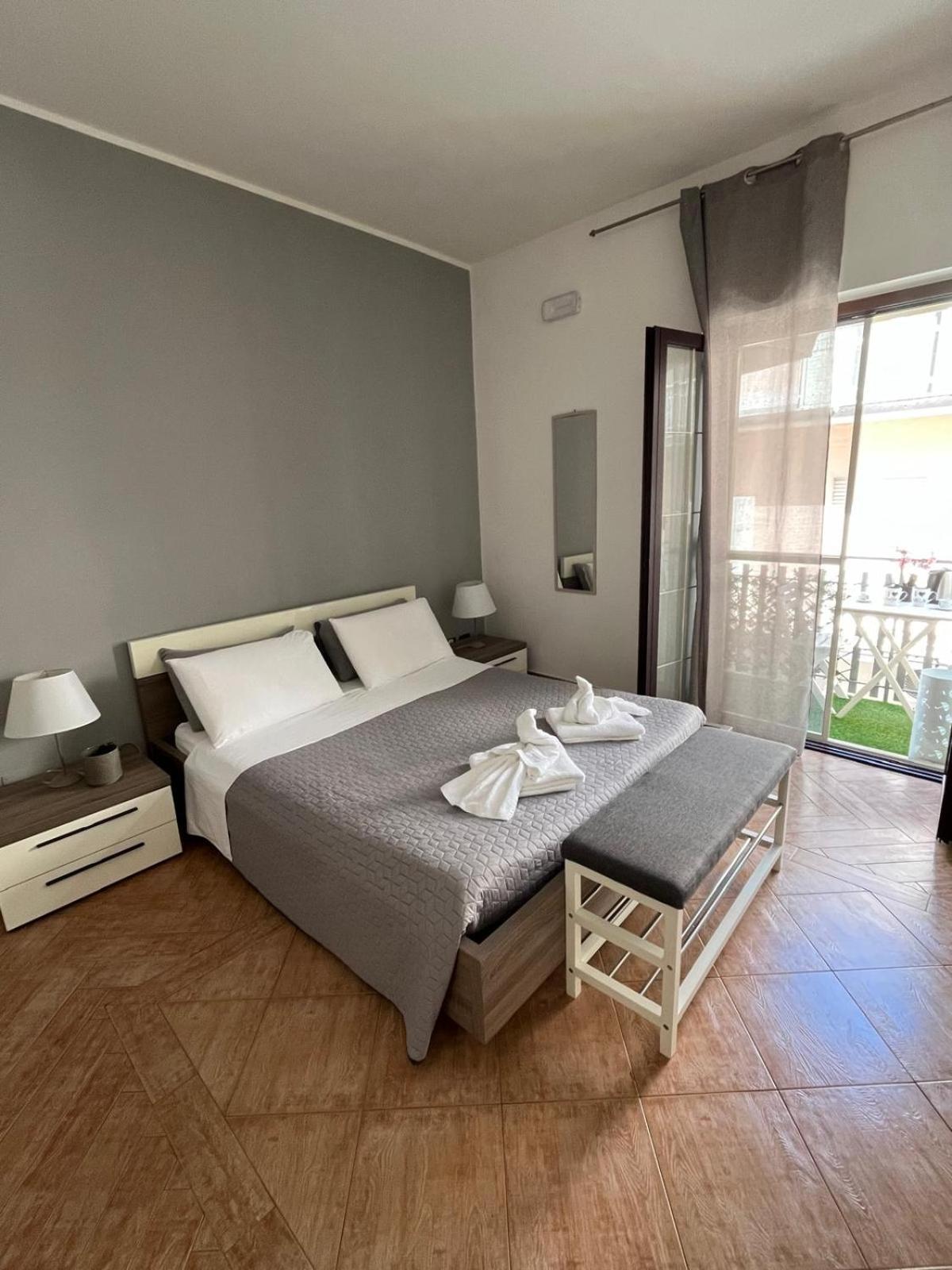 Lamezia Park Apartments Ламеция Терме Екстериор снимка
